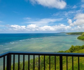 Sealodge E8-oceanfront views near secluded beach, with wifi and pool