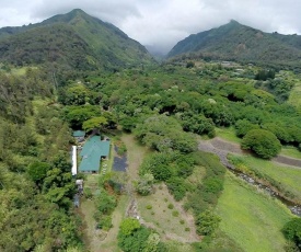 Iao Valley Inn