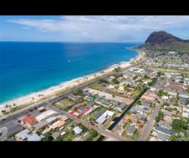 6 bedroom Beach House West Oahu 22 miles from waikiki 300 feet to private Beach free parking