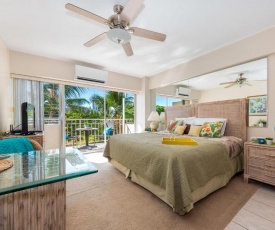 Beachfront Studio on Waikiki Beach Ocean Views