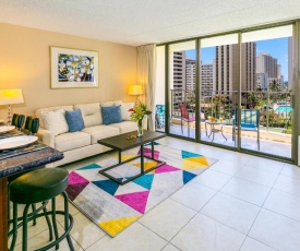 Beautiful 9th Floor Condo with Pool and Ocean View, Parking & WiFi