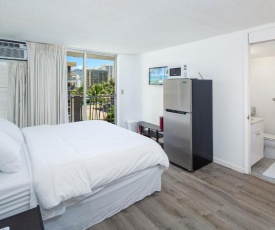 Cozy Studio with a Lanai in the Heart of Waikiki