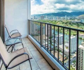 Deluxe Panoramic Mountain View Condo - 37th Floor, Free parking & Wifi