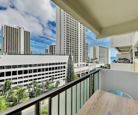 Kuhio at Waikiki - Ocean-View - 2 Blocks to Beach Hotel Room