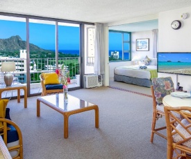 Ocean and Diamond Head Views on 29th Floor - Short Walk to Beach - Parking & WiFi