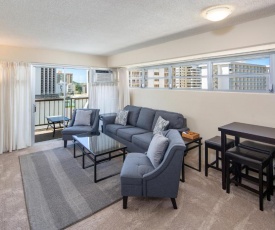 Ocean View from Lanais-2 Blocks to Waikiki Beach - Free Parking