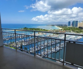 Waikiki One Bedroom, Oceanview, rental cars available, private helicopter tours available