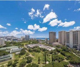 Waikiki Studio-Free Parking-Million Dollar View!